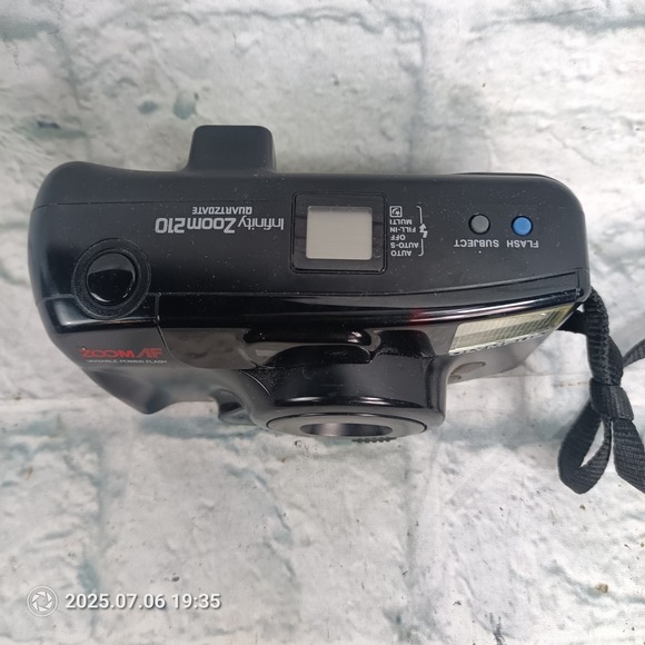 Olympus Infinity Zoom 210 35mm Film Camera Point Shoot Flash Japan UNTESTED a12 - Picture 2 of 4